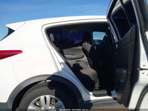 KNDPM3AC4H7220404 2017 KIA SPORTAGE - Image 8