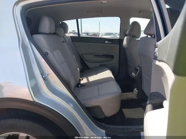 KNDPM3AC4H7227630 2017 KIA SPORTAGE - Image 8