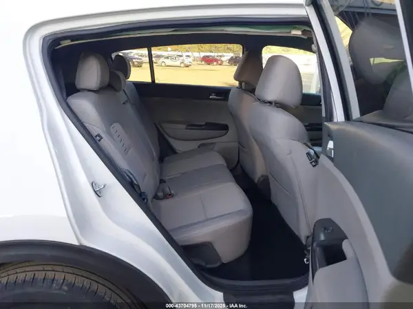 KNDPM3AC4H7272423 2017 KIA SPORTAGE - Image 8
