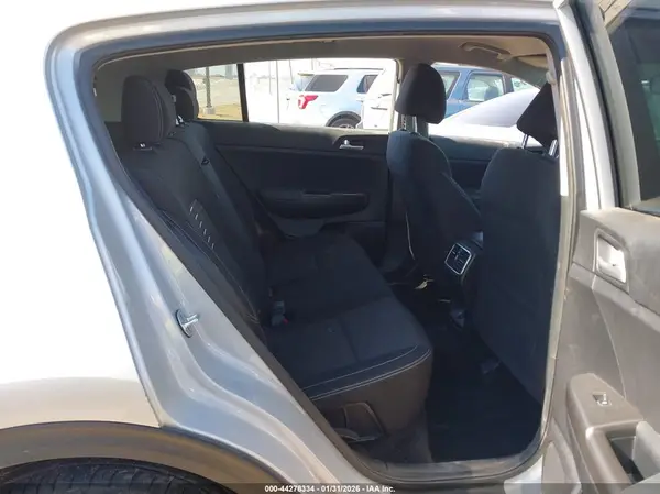 KNDPM3AC4J7312585 2018 KIA SPORTAGE - Image 8
