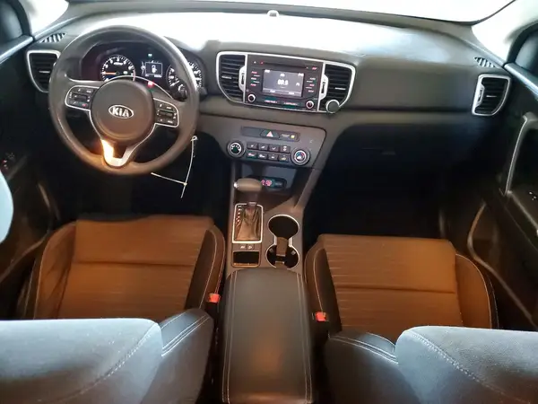 KNDPM3AC4J7333713 2018 KIA SPORTAGE - Image 8