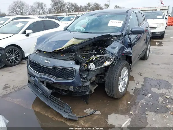 KNDPM3AC4J7334098 2018 KIA SPORTAGE - Image 2