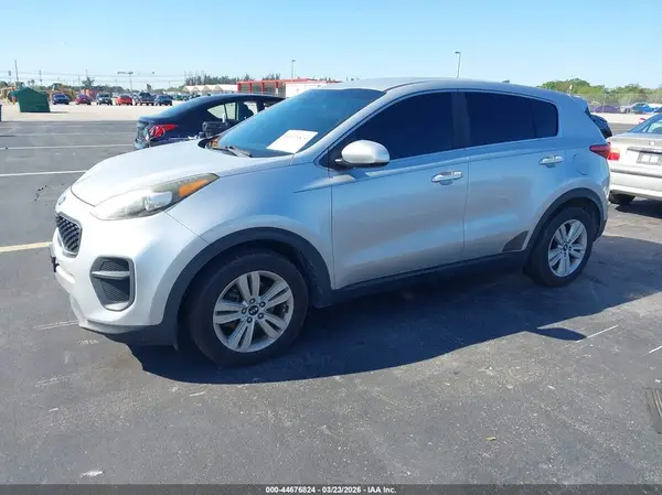 KNDPM3AC4J7335588 2018 KIA SPORTAGE - Image 2