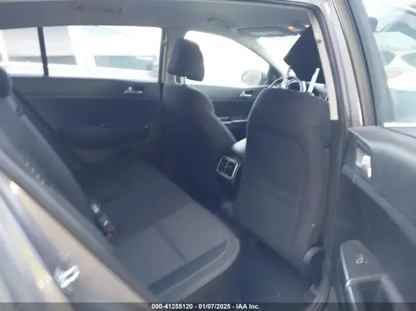 KNDPM3AC4J7338510 2018 KIA SPORTAGE - Image 8
