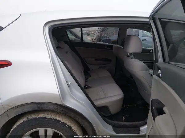 KNDPM3AC4J7382913 2018 KIA SPORTAGE - Image 8