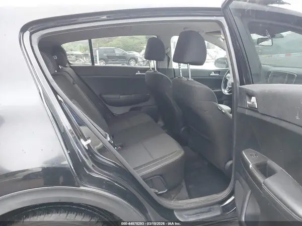 KNDPM3AC4J7422844 2018 KIA SPORTAGE - Image 8
