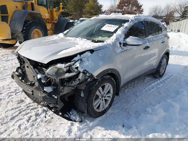 KNDPM3AC4J7425856 2018 KIA SPORTAGE - Image 2