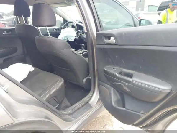 KNDPM3AC4J7431561 2018 KIA SPORTAGE - Image 8