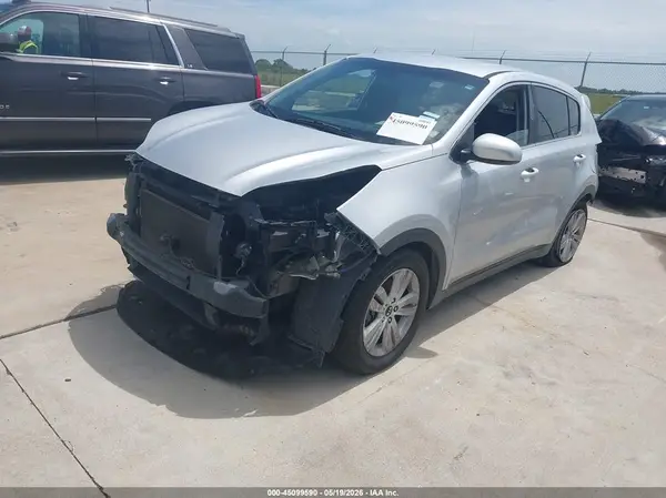 KNDPM3AC4J7450434 2018 KIA SPORTAGE - Image 2