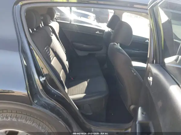 KNDPM3AC4J7461790 2018 KIA SPORTAGE - Image 8