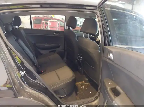 KNDPM3AC4K7610393 2019 KIA SPORTAGE - Image 8