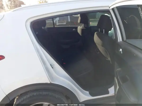 KNDPM3AC5H7042650 2017 KIA SPORTAGE - Image 8