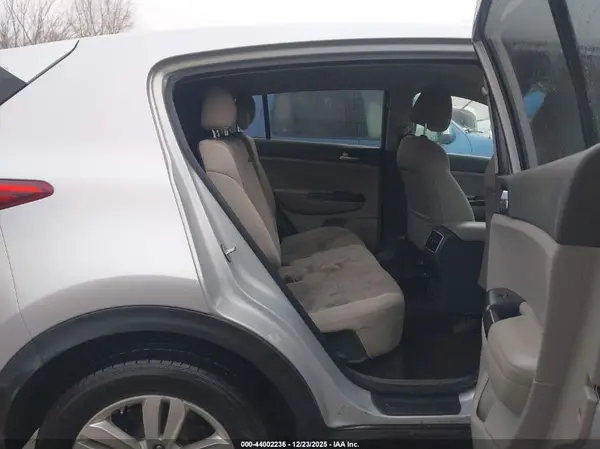 KNDPM3AC5H7131750 2017 KIA SPORTAGE - Image 8