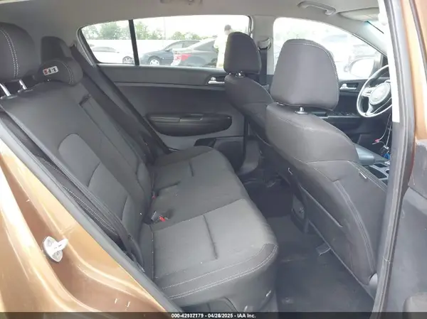 KNDPM3AC5H7136737 2017 KIA SPORTAGE - Image 8