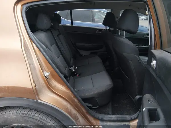 KNDPM3AC5H7169995 2017 KIA SPORTAGE - Image 8
