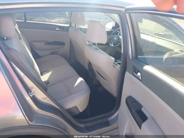 KNDPM3AC5H7209377 2017 KIA SPORTAGE - Image 8