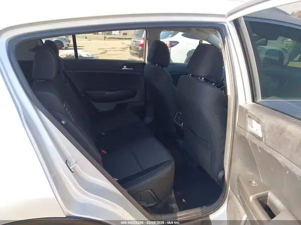 KNDPM3AC5H7210447 2017 KIA SPORTAGE - Image 8