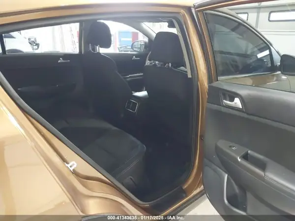 KNDPM3AC5H7217687 2017 KIA SPORTAGE - Image 8