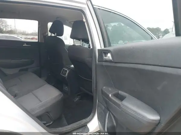 KNDPM3AC5H7220041 2017 KIA SPORTAGE - Image 8