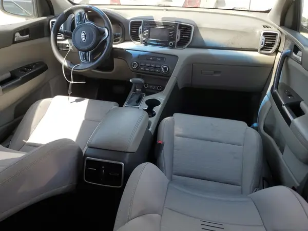 KNDPM3AC5J7329024 2018 KIA SPORTAGE - Image 8