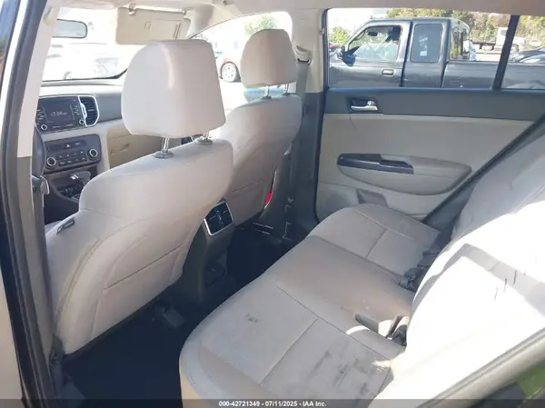 KNDPM3AC5J7388106 2018 KIA SPORTAGE - Image 8