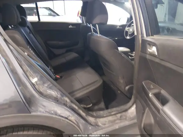 KNDPM3AC5J7394536 2018 KIA SPORTAGE - Image 8