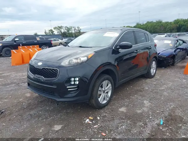 KNDPM3AC5J7458882 2018 KIA SPORTAGE - Image 2