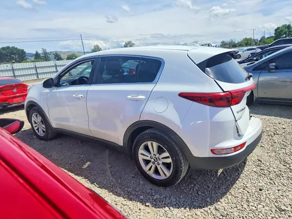 KNDPM3AC5J7471115 2018 KIA SPORTAGE - Image 2