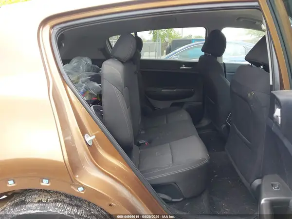 KNDPM3AC5K7593944 2019 KIA SPORTAGE - Image 8