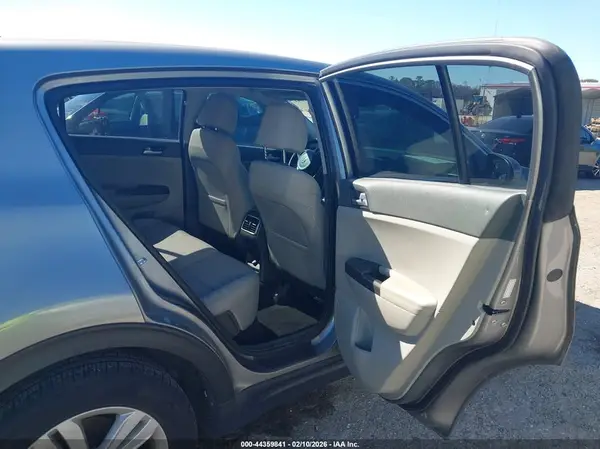 KNDPM3AC5K7627574 2019 KIA SPORTAGE - Image 8