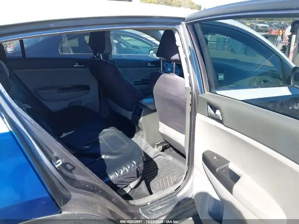 KNDPM3AC6H7123897 2017 KIA SPORTAGE - Image 8