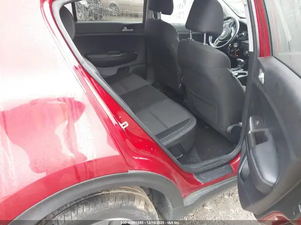 KNDPM3AC6J7302141 2018 KIA SPORTAGE - Image 8