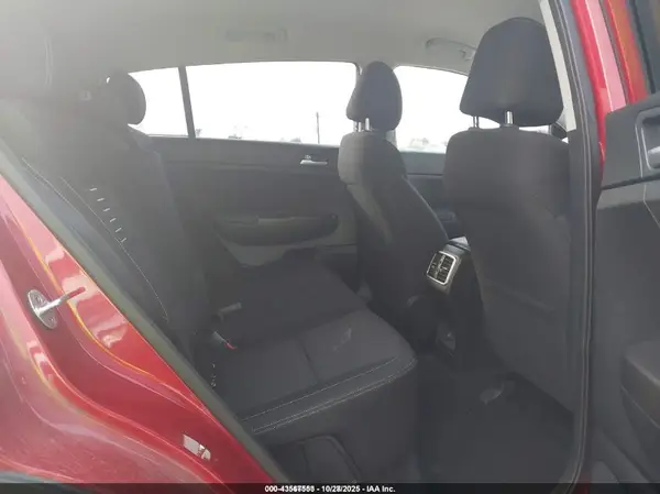 KNDPM3AC6J7343868 2018 KIA SPORTAGE - Image 8