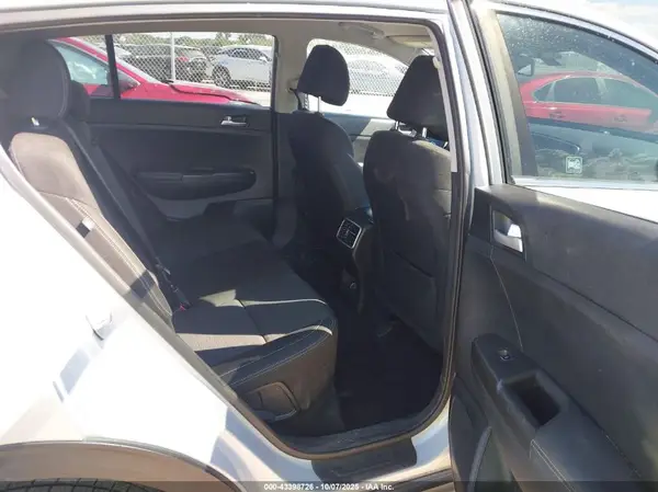 KNDPM3AC6J7348049 2018 KIA SPORTAGE - Image 8