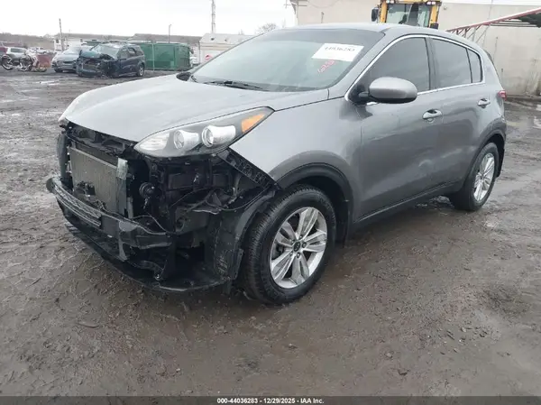 KNDPM3AC6J7385327 2018 KIA SPORTAGE - Image 2