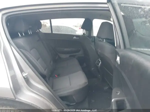 KNDPM3AC6J7485976 2018 KIA SPORTAGE - Image 8