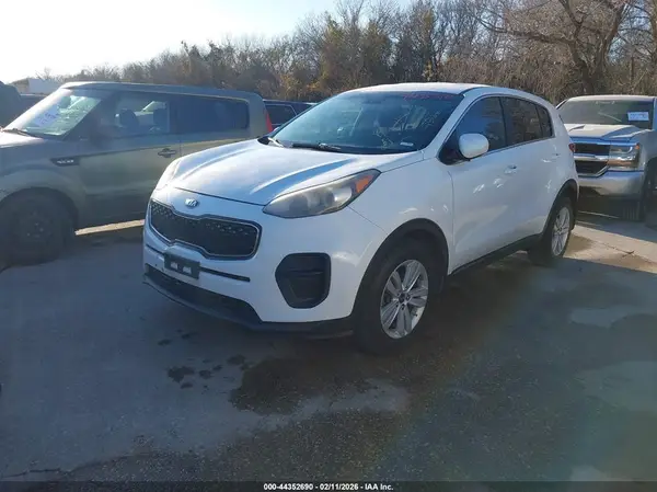 KNDPM3AC7H7083975 2017 KIA SPORTAGE - Image 2