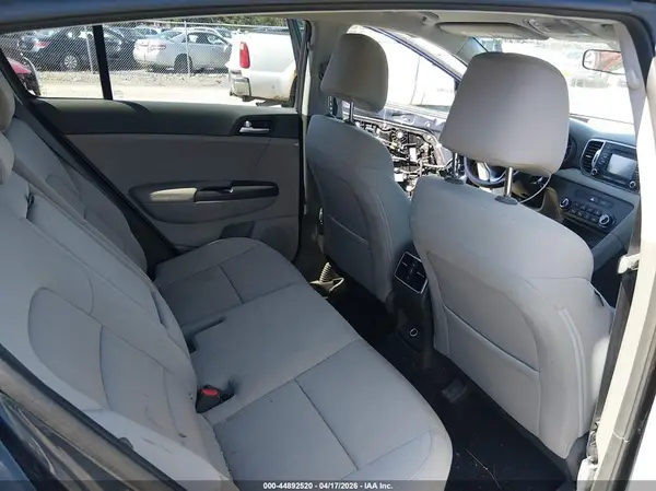 KNDPM3AC7H7286588 2017 KIA SPORTAGE - Image 8