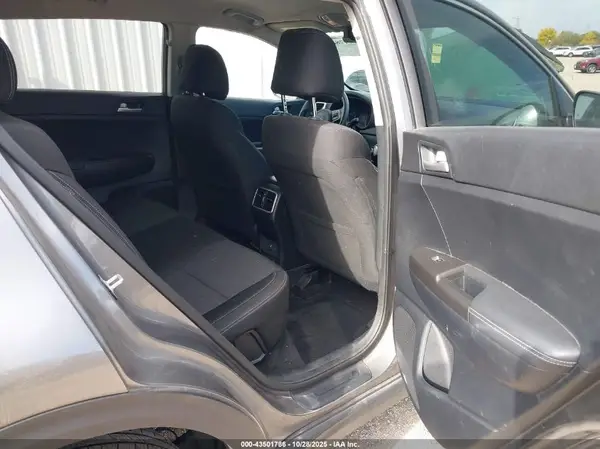 KNDPM3AC7J7318297 2018 KIA SPORTAGE - Image 8