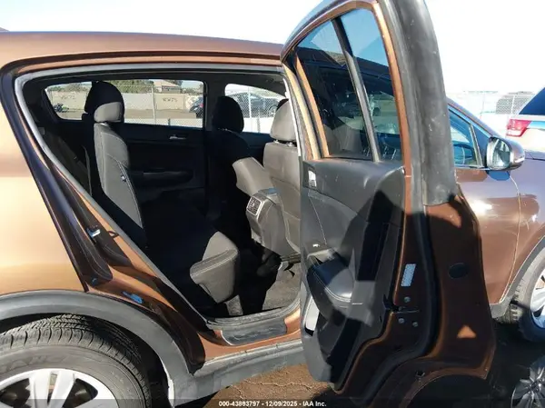 KNDPM3AC7J7332930 2018 KIA SPORTAGE - Image 8