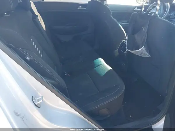 KNDPM3AC7J7375180 2018 KIA SPORTAGE - Image 8