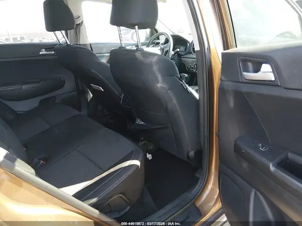 KNDPM3AC7J7447494 2018 KIA SPORTAGE - Image 8