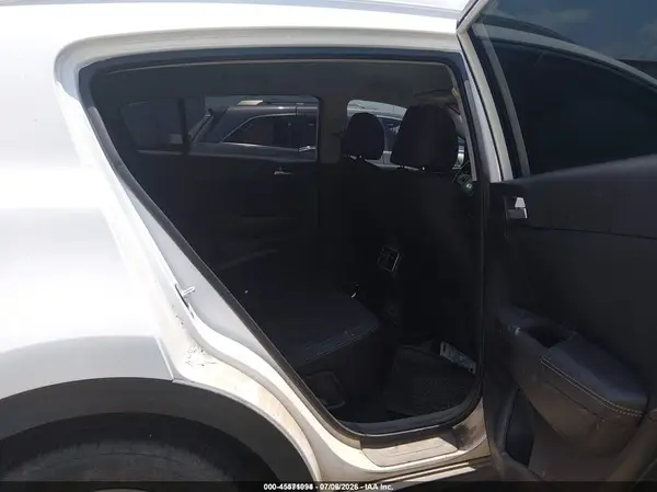 KNDPM3AC7J7490328 2018 KIA SPORTAGE - Image 8