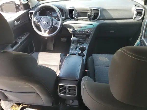 KNDPM3AC8H7082205 2017 KIA SPORTAGE - Image 8