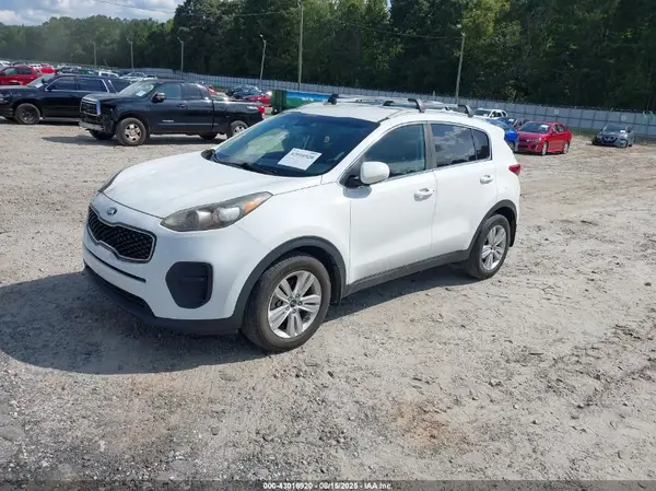 KNDPM3AC8H7102033 2017 KIA SPORTAGE - Image 2
