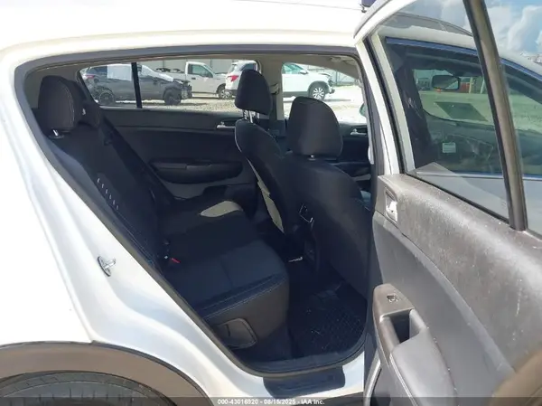 KNDPM3AC8H7102033 2017 KIA SPORTAGE - Image 8
