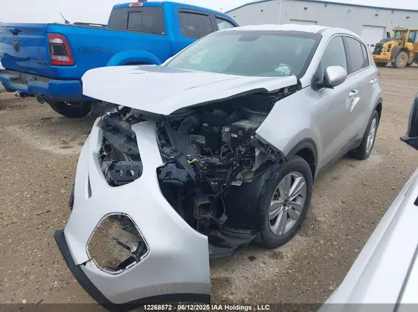 KNDPM3AC8H7120645 2017 KIA SPORTAGE - Image 2