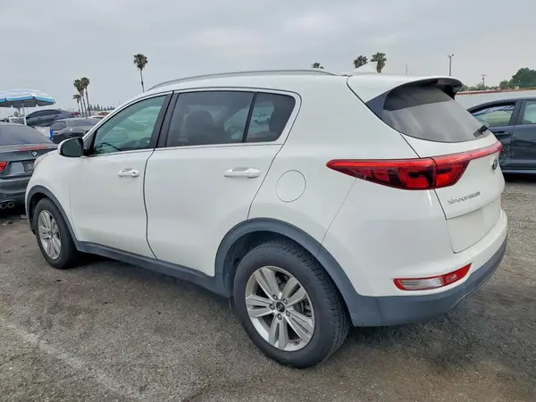 KNDPM3AC8H7123156 2017 KIA SPORTAGE - Image 2