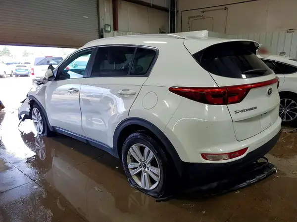 KNDPM3AC8H7233270 2017 KIA SPORTAGE - Image 2