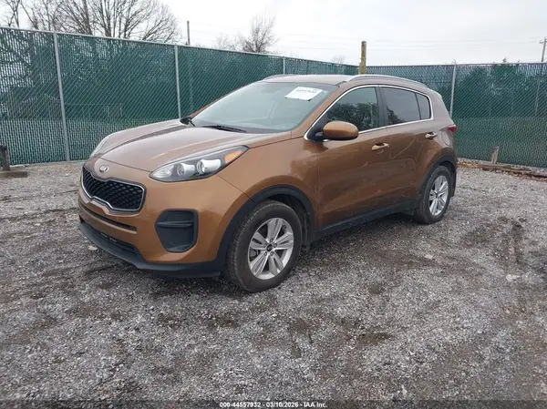 KNDPM3AC8H7233513 2017 KIA SPORTAGE - Image 2